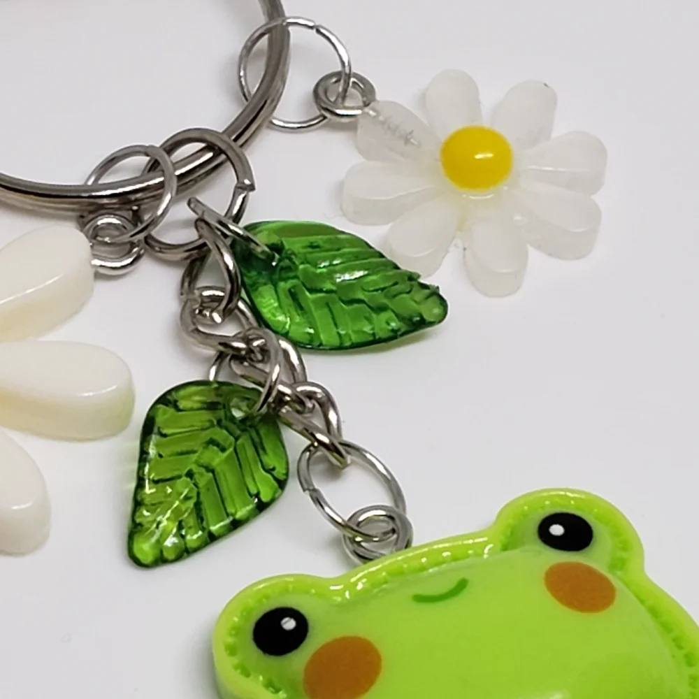Handmade Kawaii Frog Flower Daisy Keychain